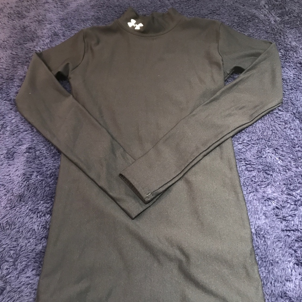 Long sleeve under armor shirt